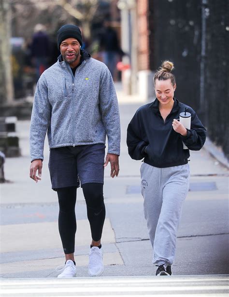 Michael strahan dating now